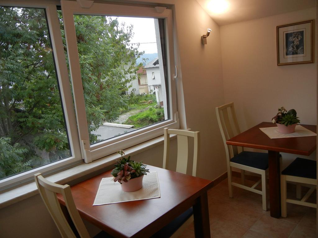 Rooms & Apartment Mira G. Postojna Exterior photo