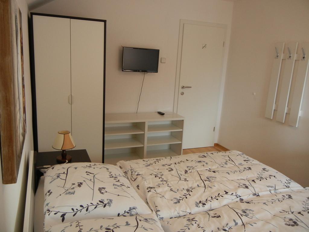 Rooms & Apartment Mira G. Postojna Exterior photo