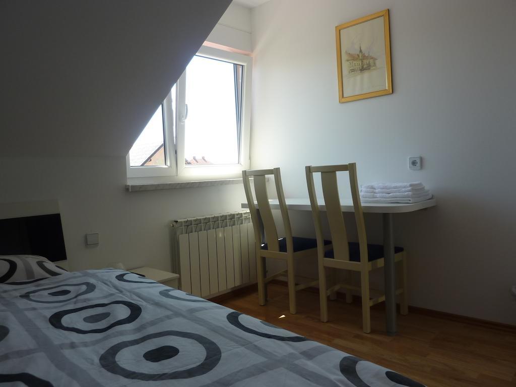 Rooms & Apartment Mira G. Postojna Exterior photo