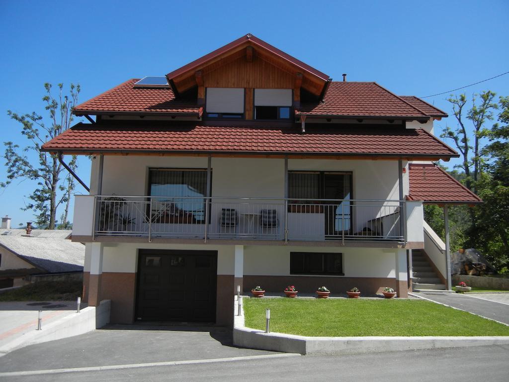 Rooms & Apartment Mira G. Postojna Exterior photo