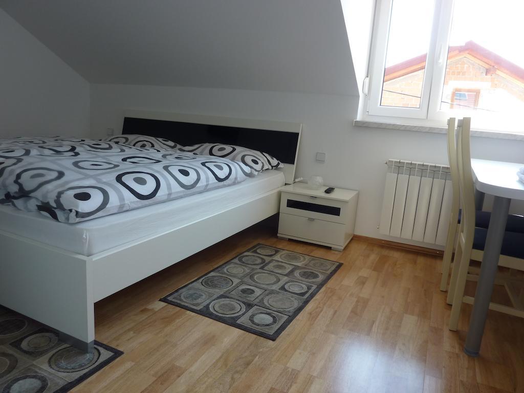 Rooms & Apartment Mira G. Postojna Room photo